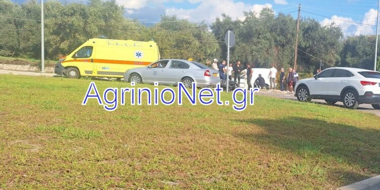 Αγρίνιο: Τροχαίο με μηχανή και ΙΧ στον κόμβο του Νοσοκομείου
